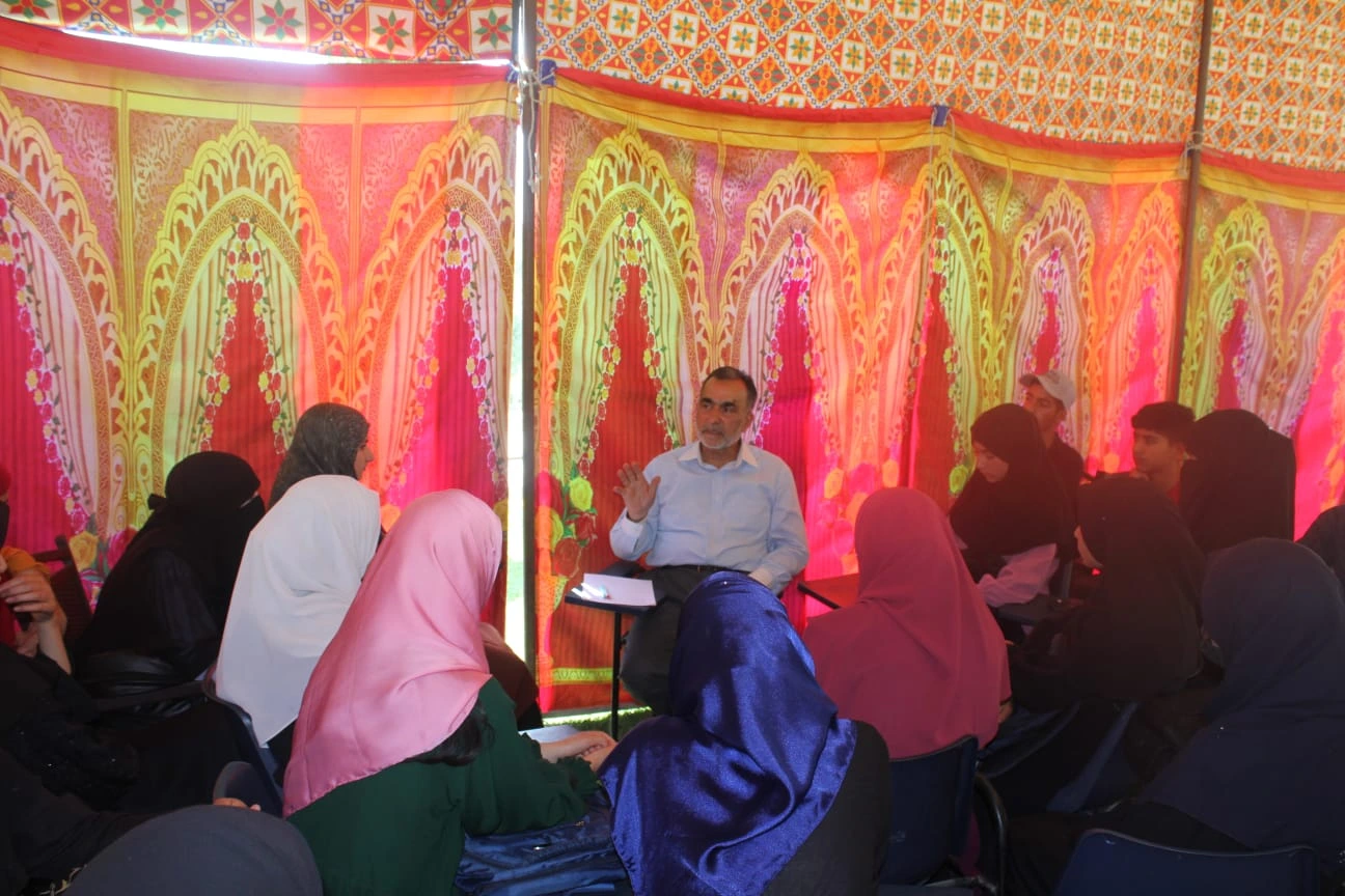 A picture from the interactive session between RCSP students from District Budgam and CHINAR Kashmir Management and Advisors
